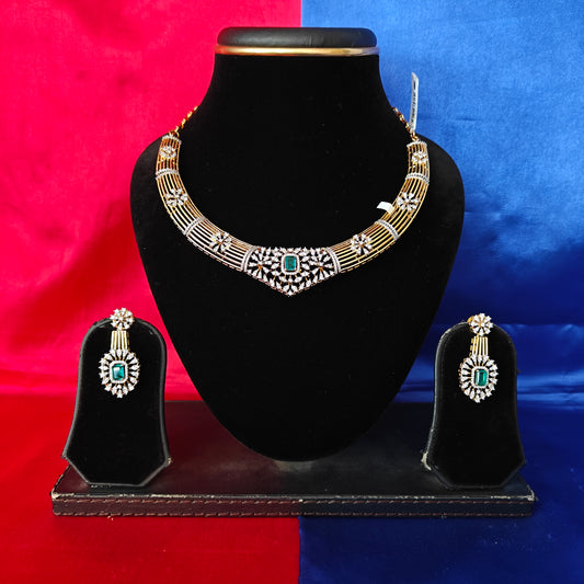 Beautiful GJ Short Necklace In Green Stone