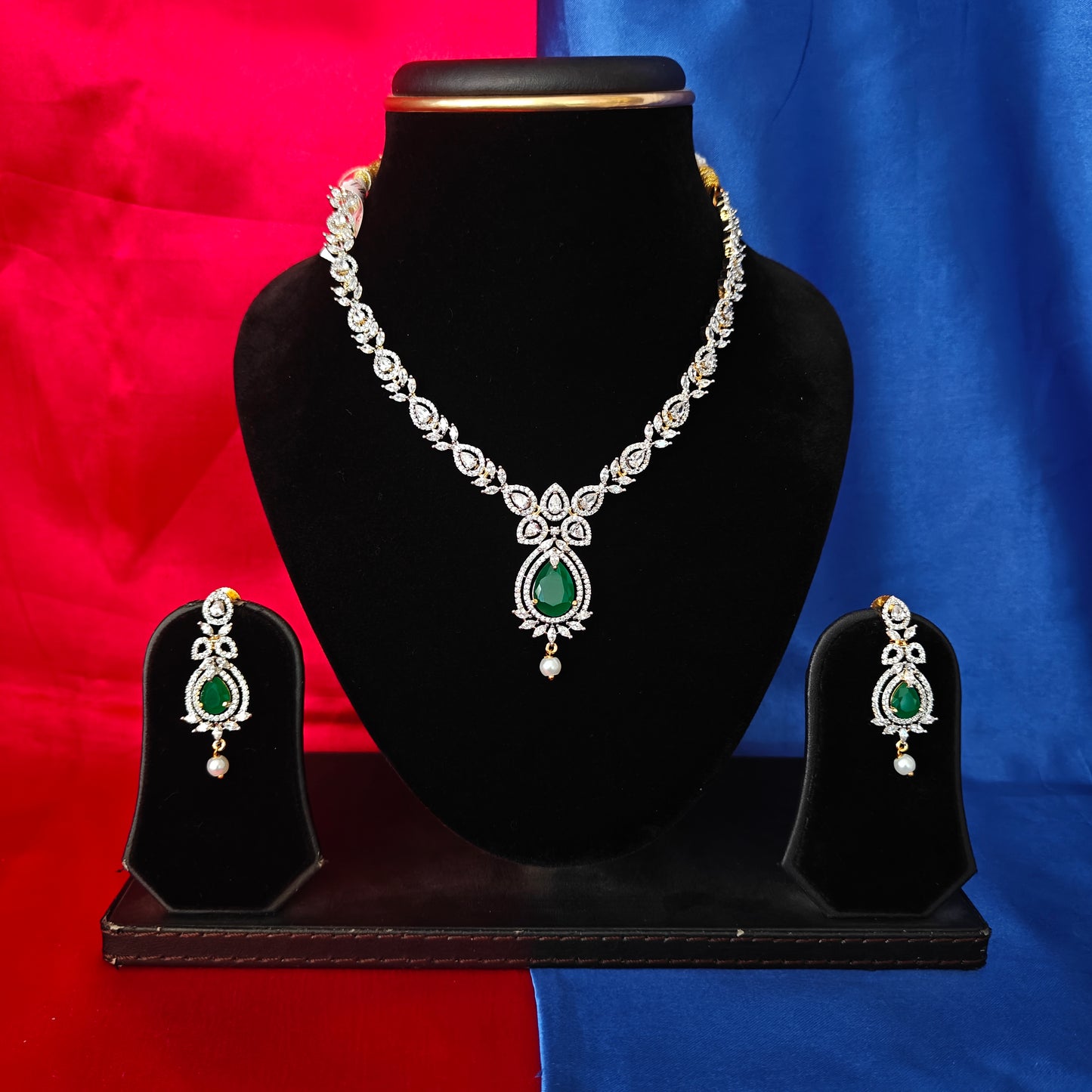 Beautiful GJ Short Necklace In Green Stone