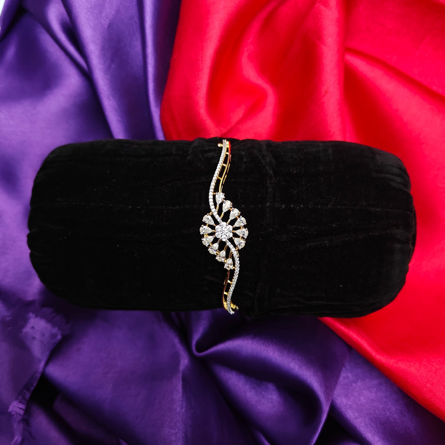 Beautiful Gold Bracelet In White Stone