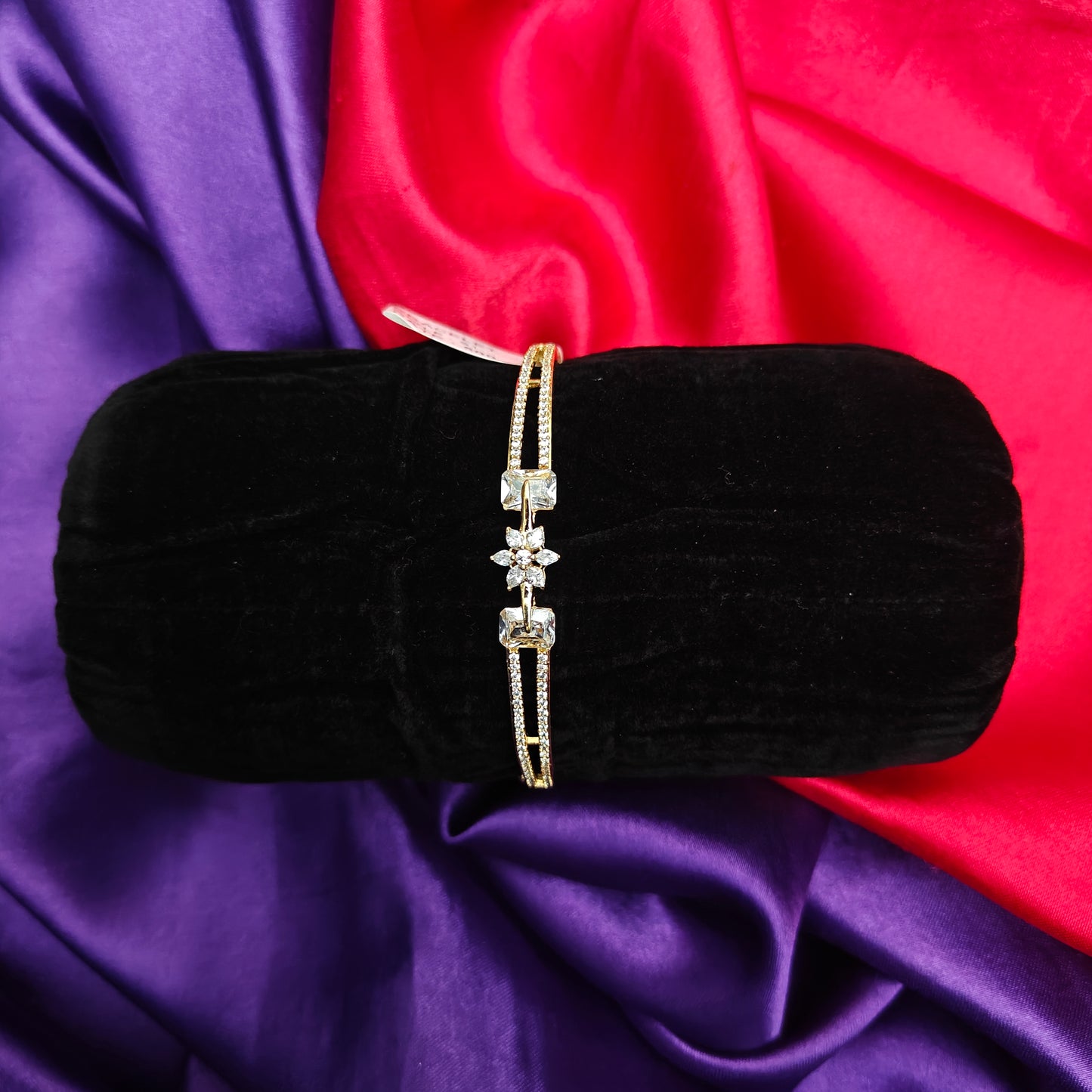 Beautiful Gold Bracelet In White Stone