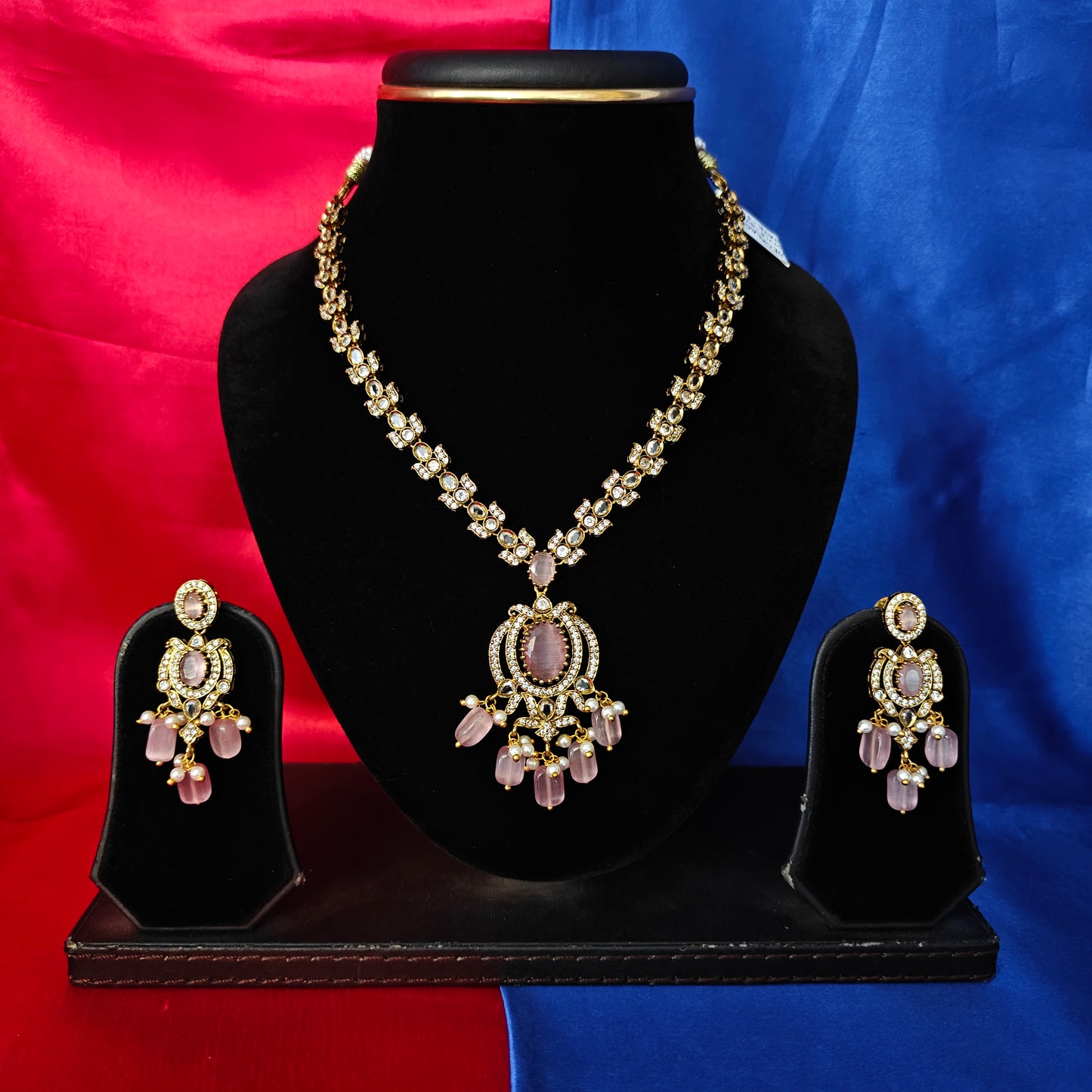 Beautiful Victorian Short Necklace In Baby Pink Stone