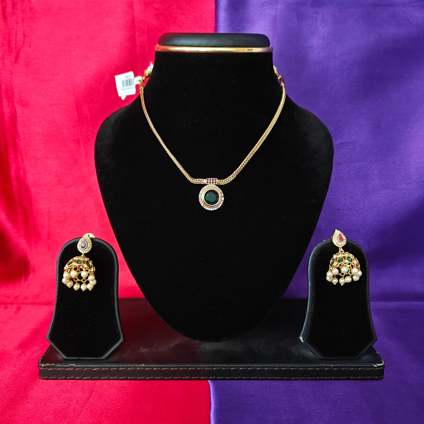 Beautiful Simple Non Necklace In Green Stone With Jhumki