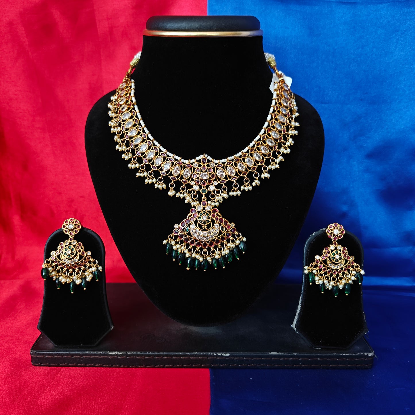 Beautiful Jadau Kundan Short Necklace
