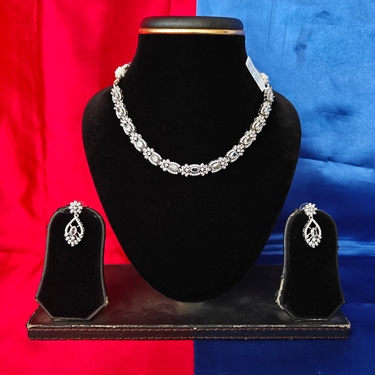 Elegant AD Short Necklace In White Coloured Stone