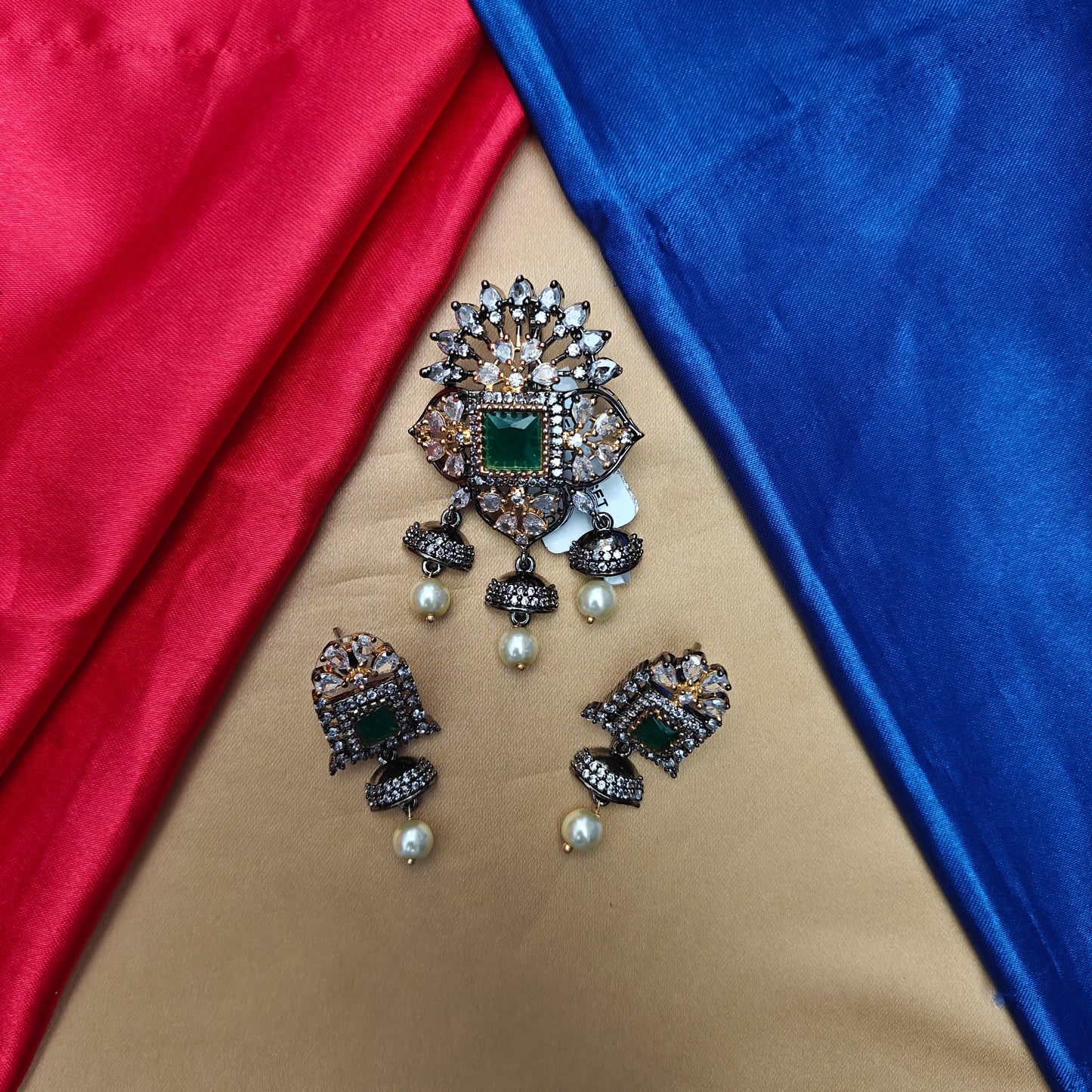 Beautiful Victorian Pendant In Green Stone