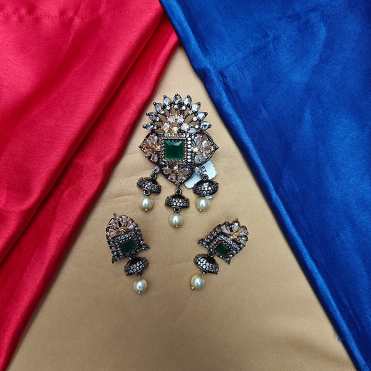 Beautiful Victorian Pendant In Green Stone