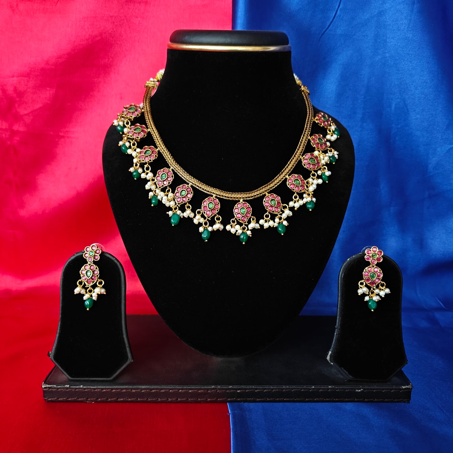 Beautiful Jadau Kundan Non Necklace In Green Beads