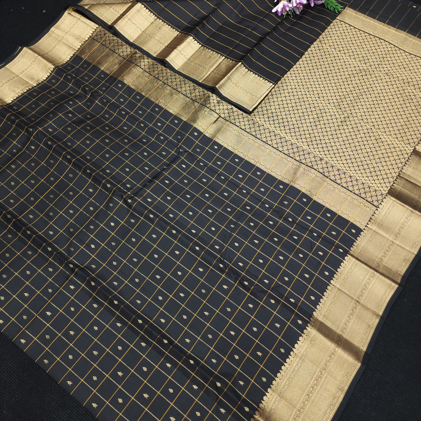 Vintage Handloom Light Weight Kanchi Butta Sarees