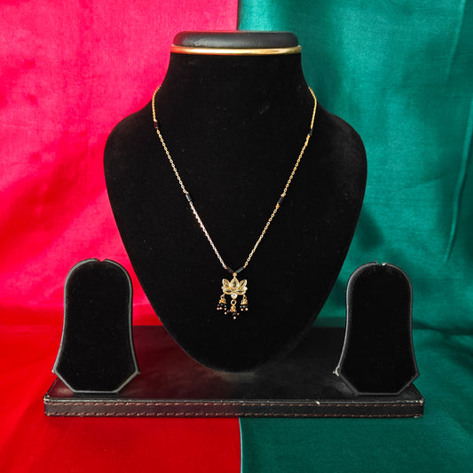 Beautiful Simple Black Beads Short In Lotus Model