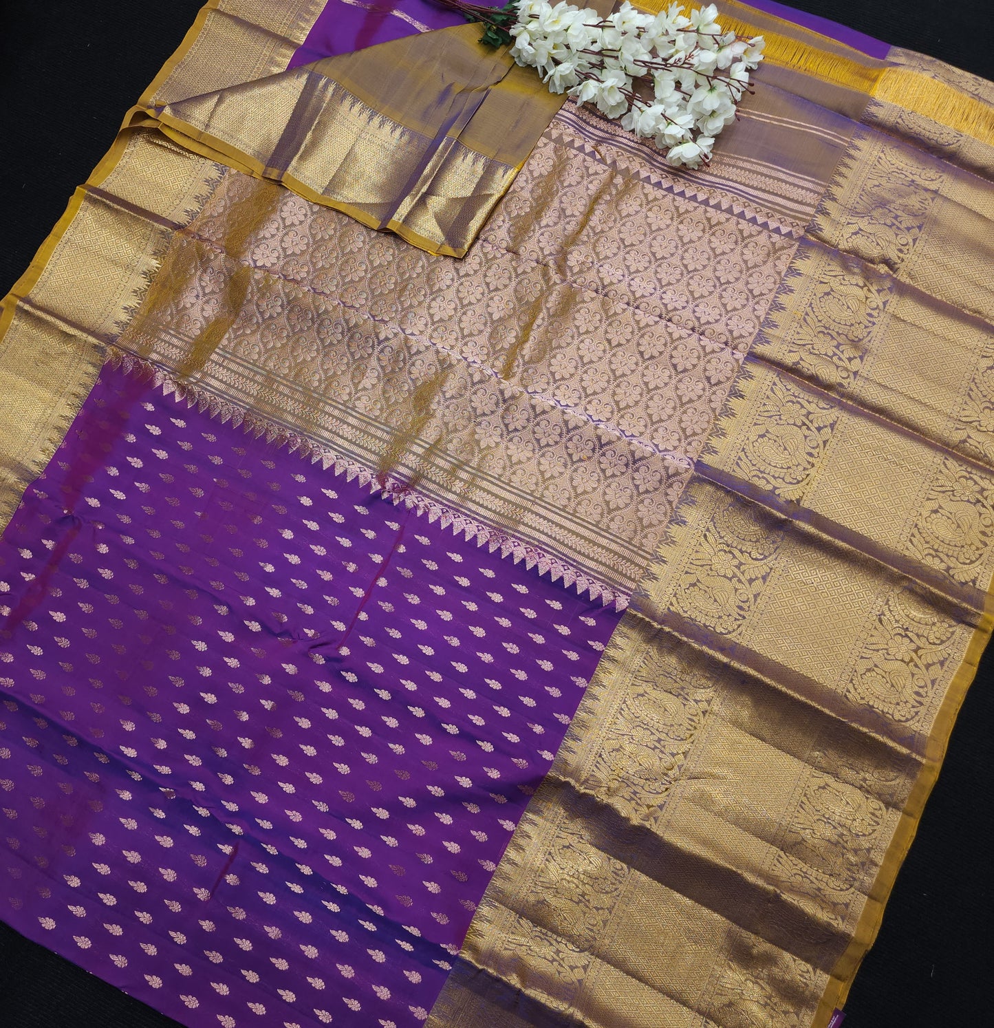 Kanchi Pattu Handloom Butta Light Weight Saree