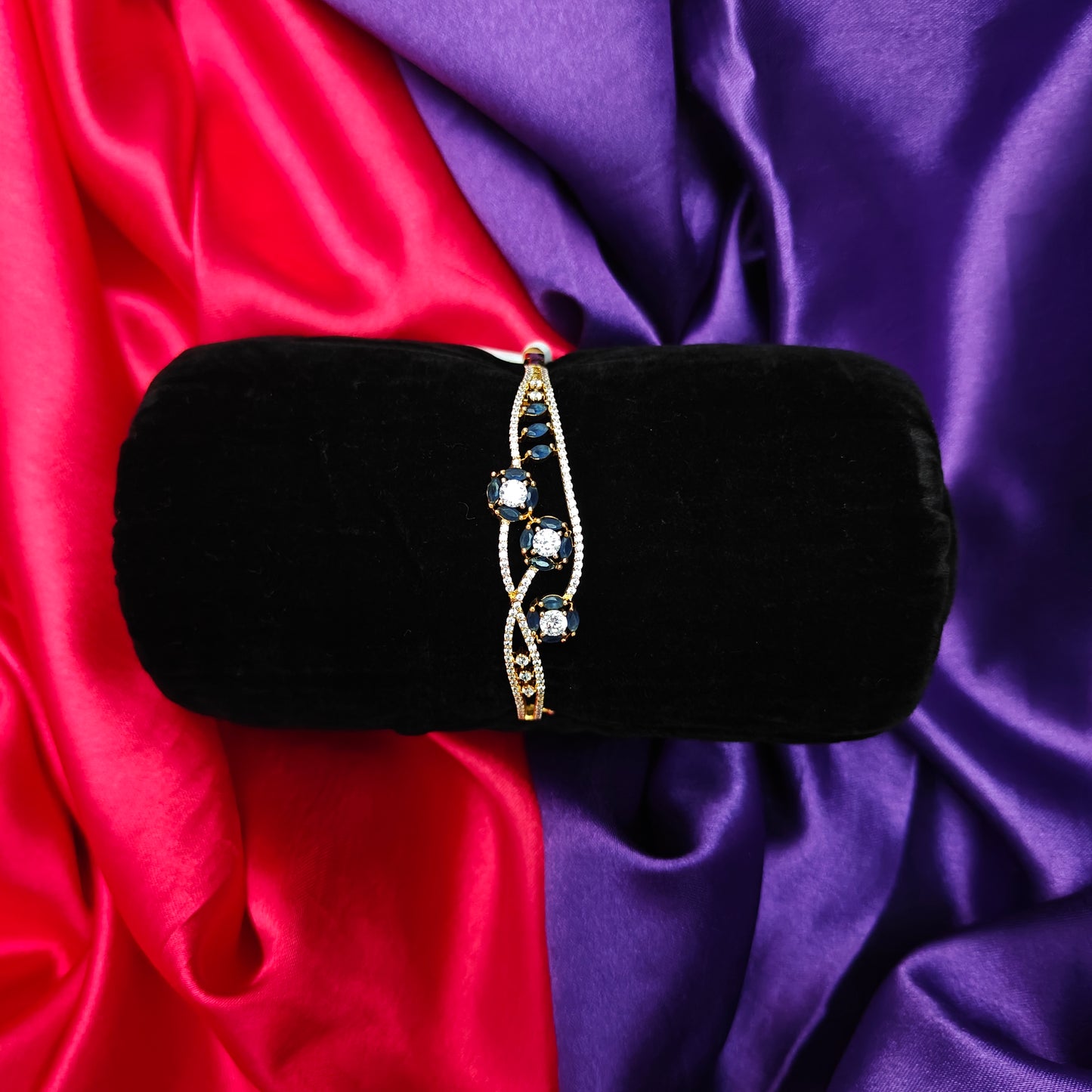 Beautiful Gold Bracelet In Navy Blue Stone