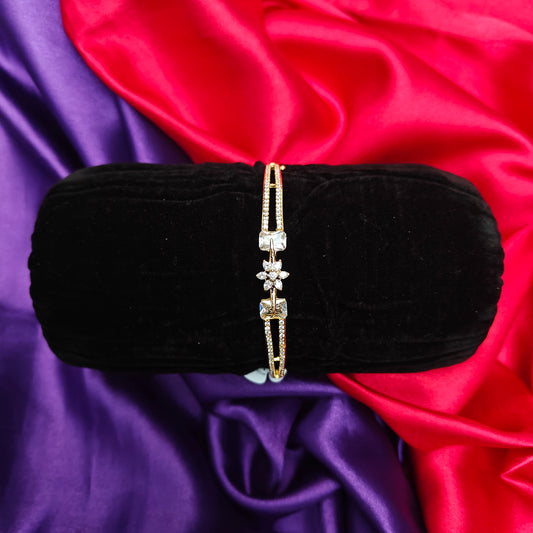 Beautiful Gold Bracelet In White Stone