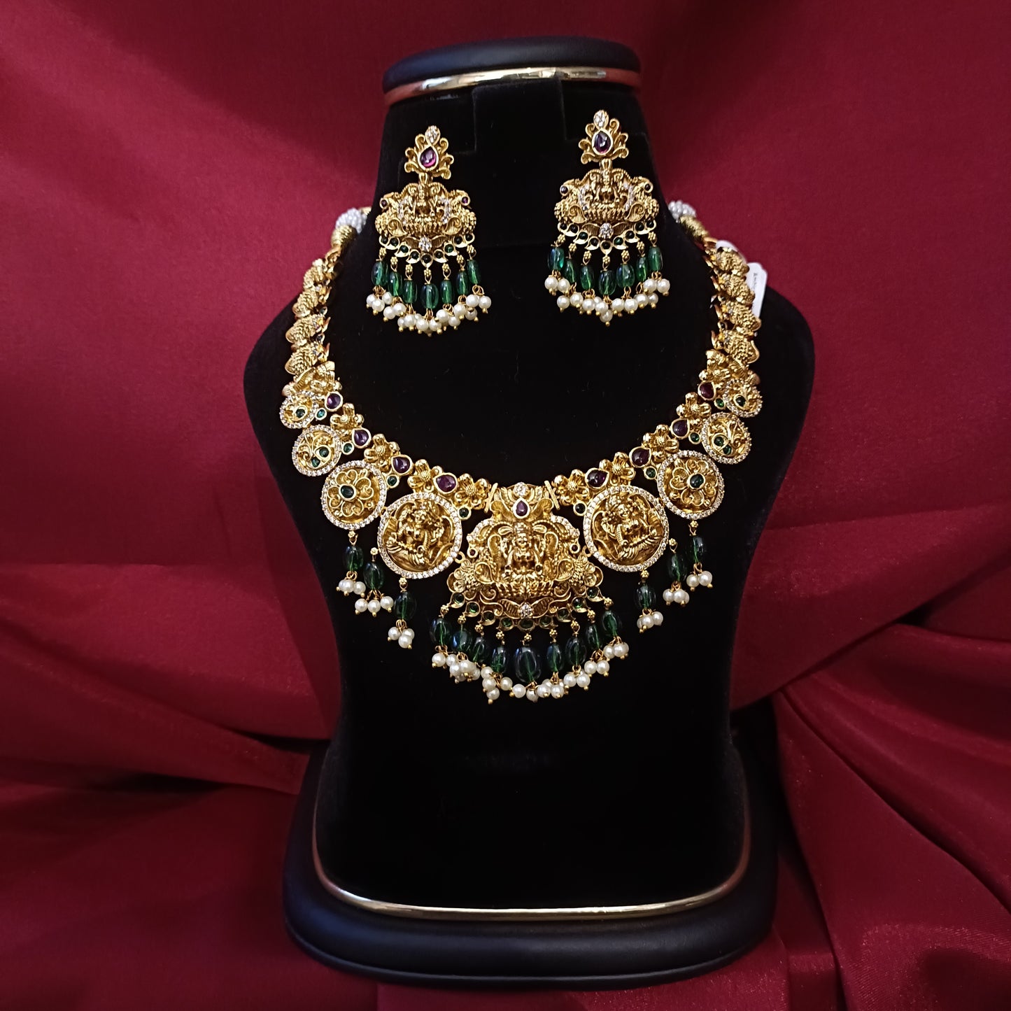 Beautiful Nakshi Short Necklace With Monalisa Beads