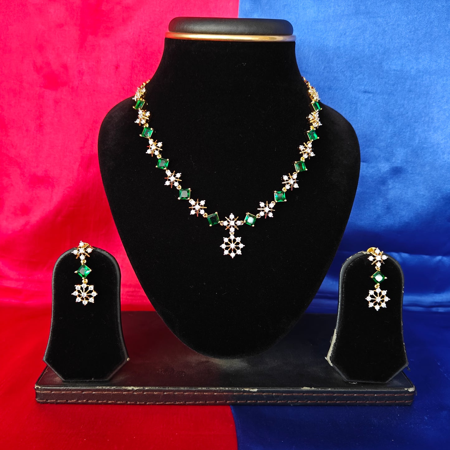 Beautiful CZ Short Necklace In Green Stone
