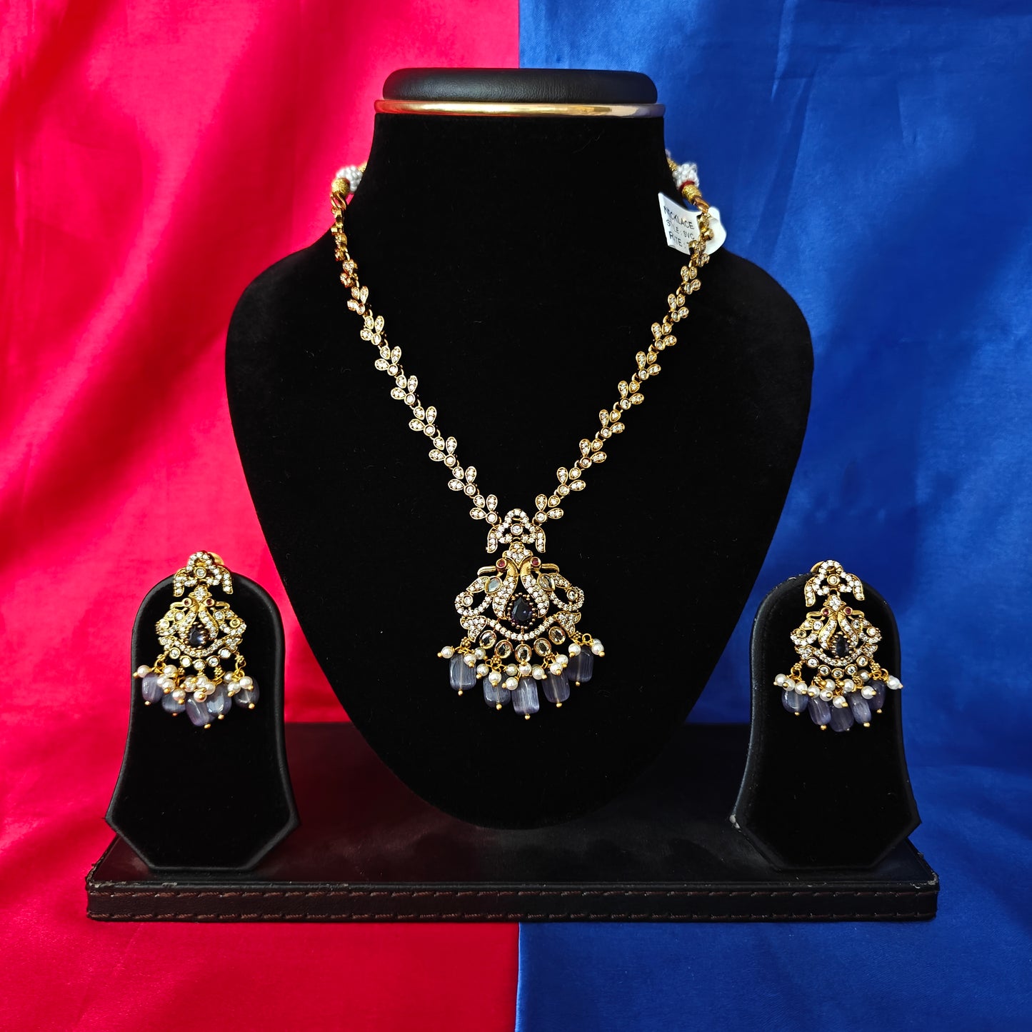 Elegant Victorian Short Necklace In Purple Beads