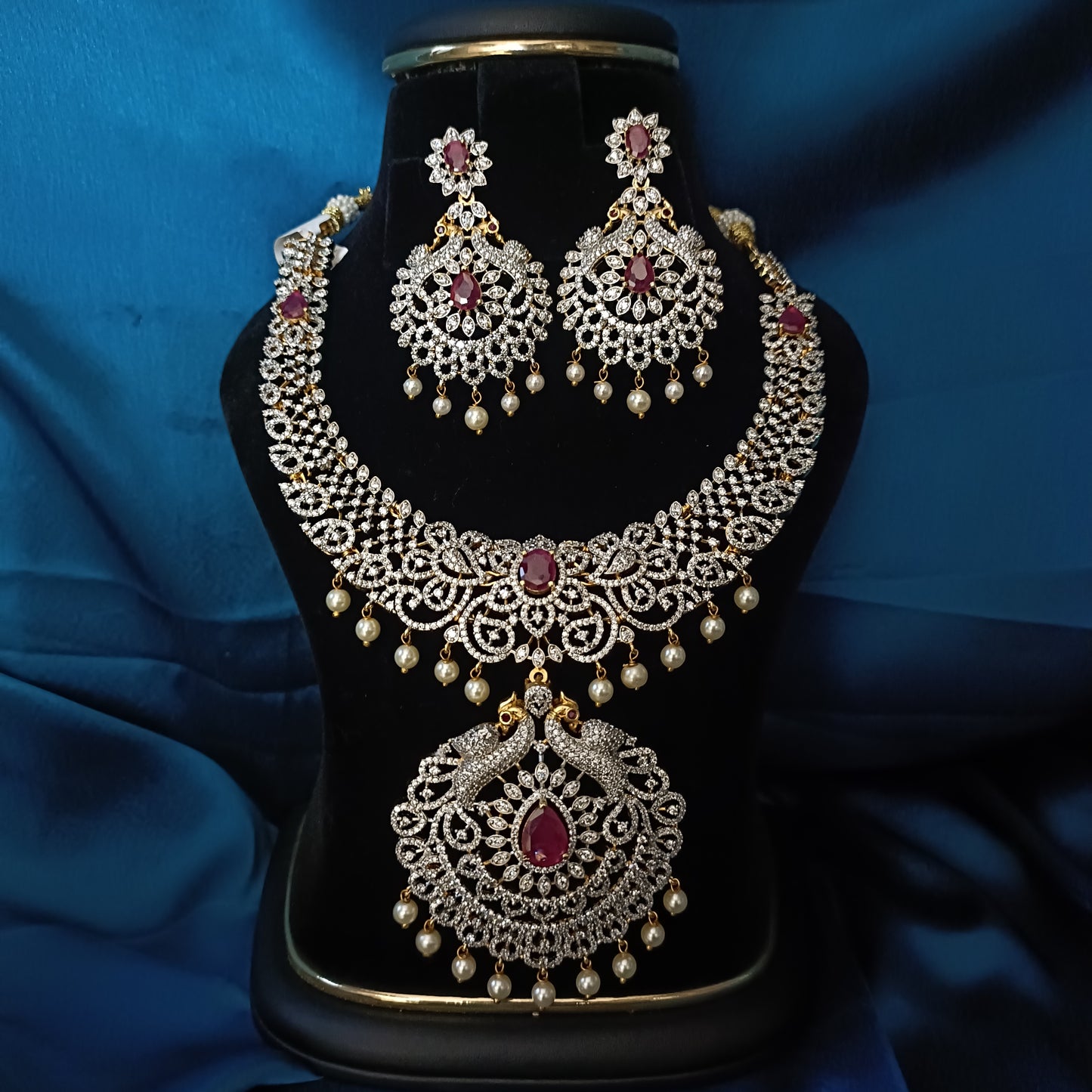 Beautiful Bridal Wear Short Necklace