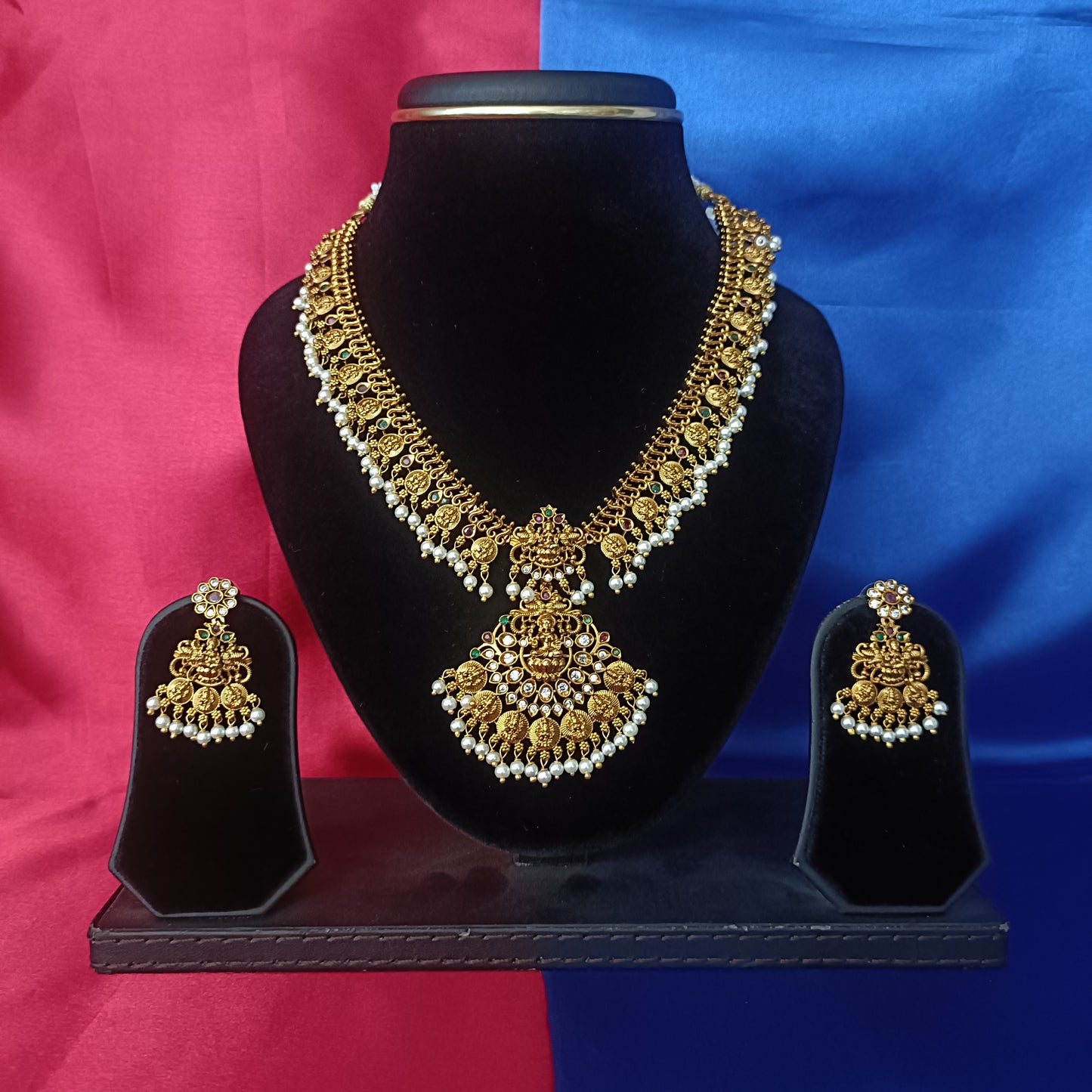 Beautiful Nakshi Short Necklace With Laxmi Idol