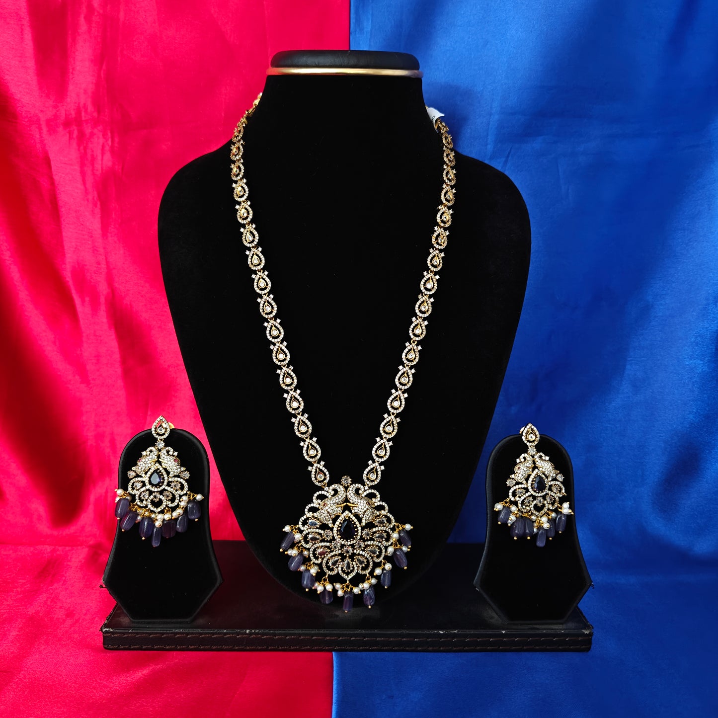 Elegant Victorian Long Necklace In Purple Beads