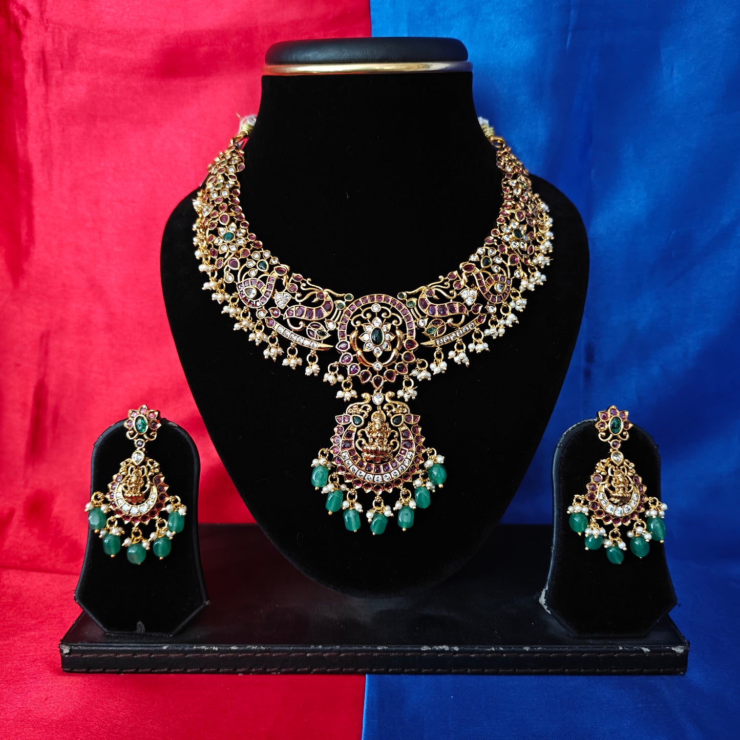 Beautiful Jadau Kundan Short Necklace With Laxmi Idol
