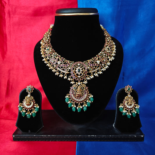 Beautiful Jadau Kundan Short Necklace With Laxmi Idol