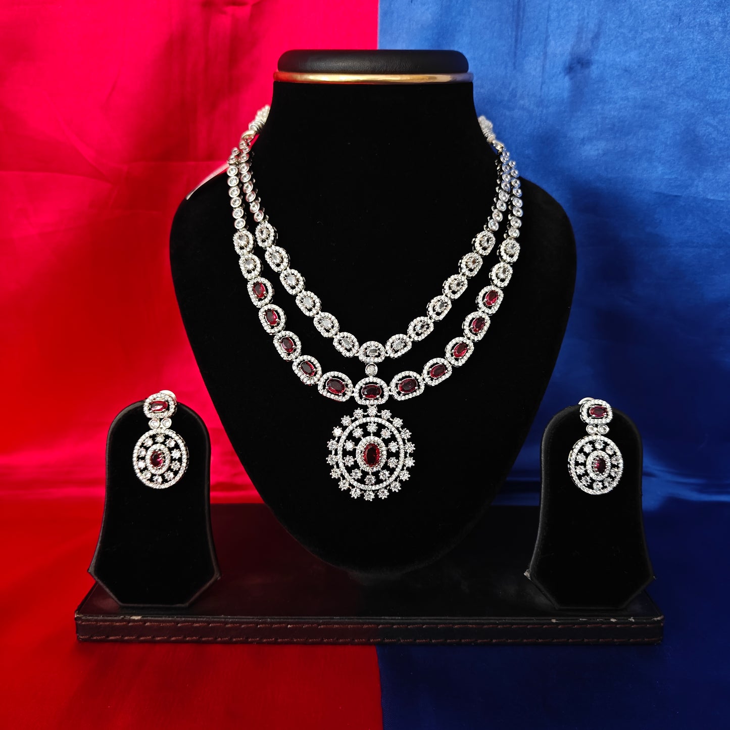 Elegant Silver Short Necklace In Red Stone