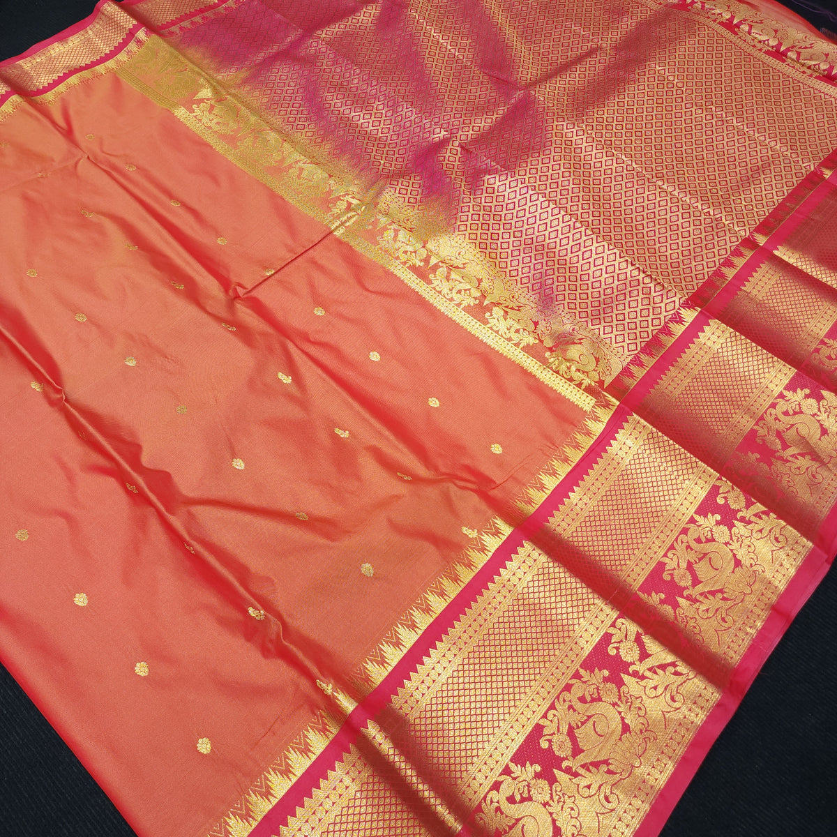 Semi Gadwal Pattu saree