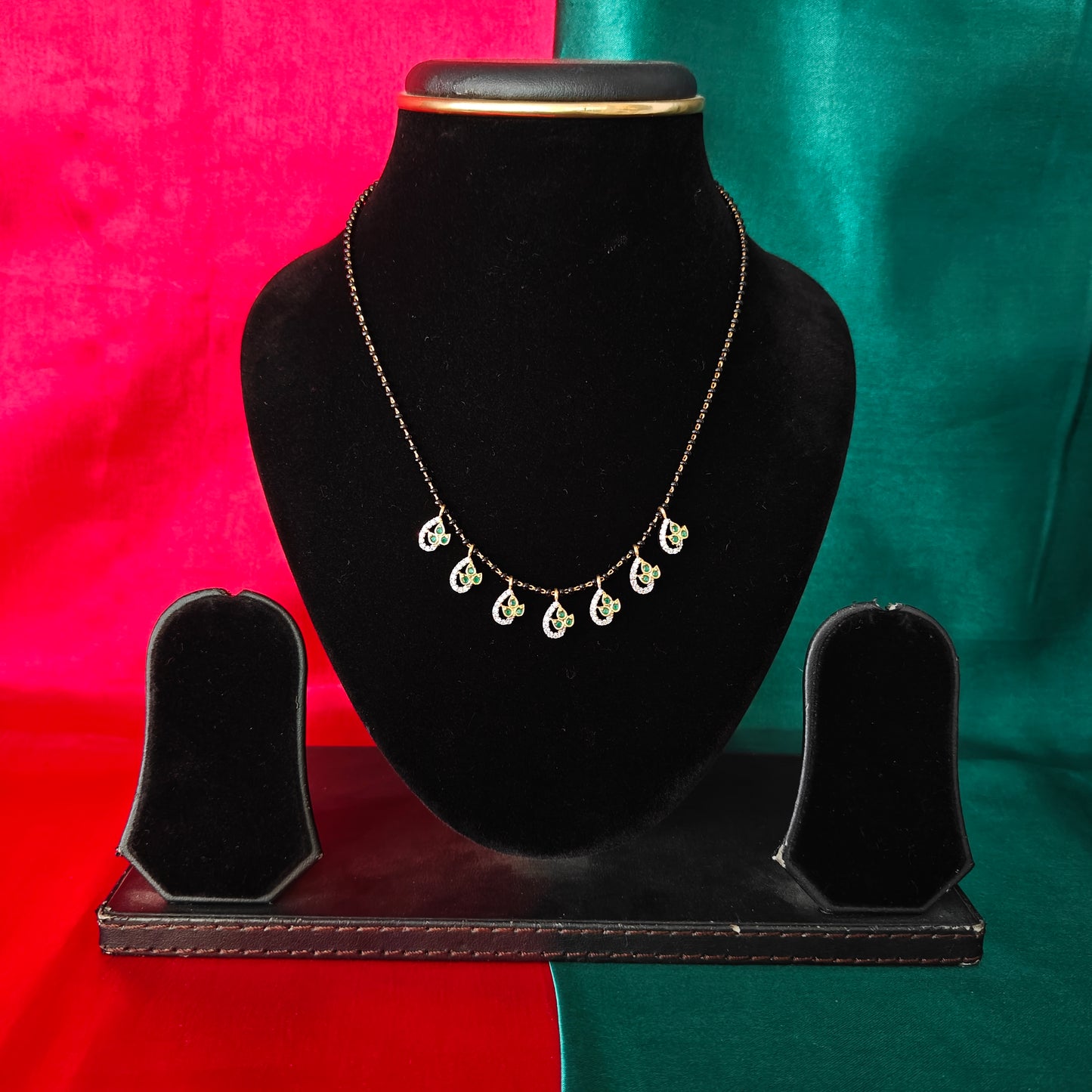 Beautiful Simple Black Beads Short In Green Stone