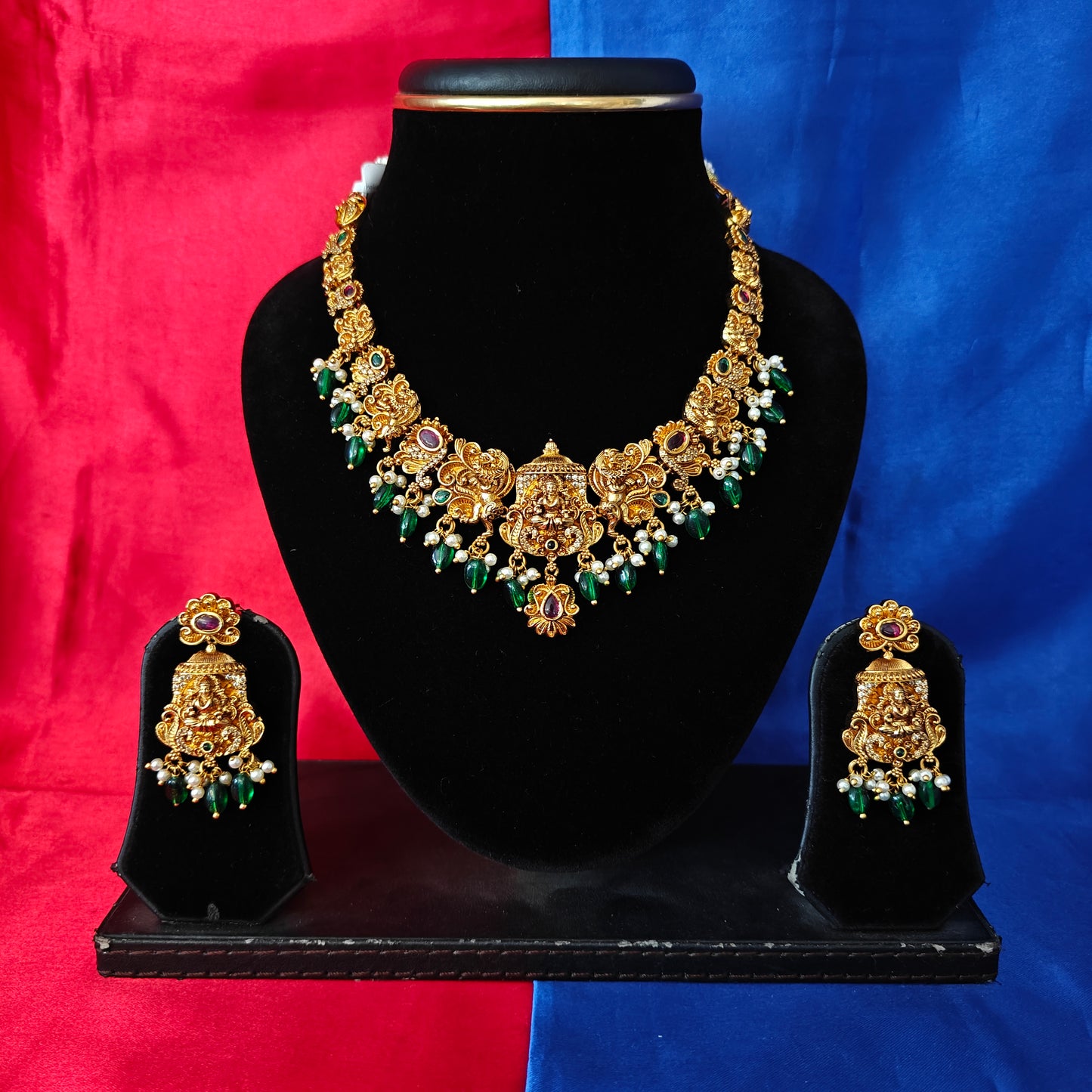 Beautiful Nakshi Short Necklace With Laxmi Idol