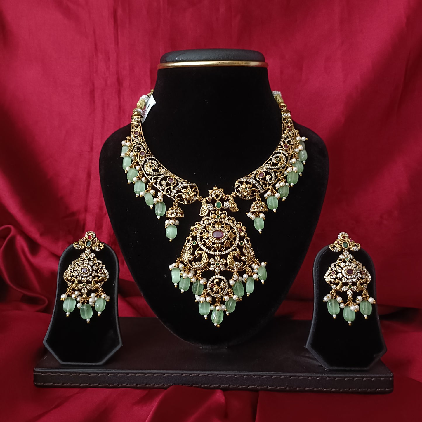 Beautiful Kante Necklace With Pista Green Beads