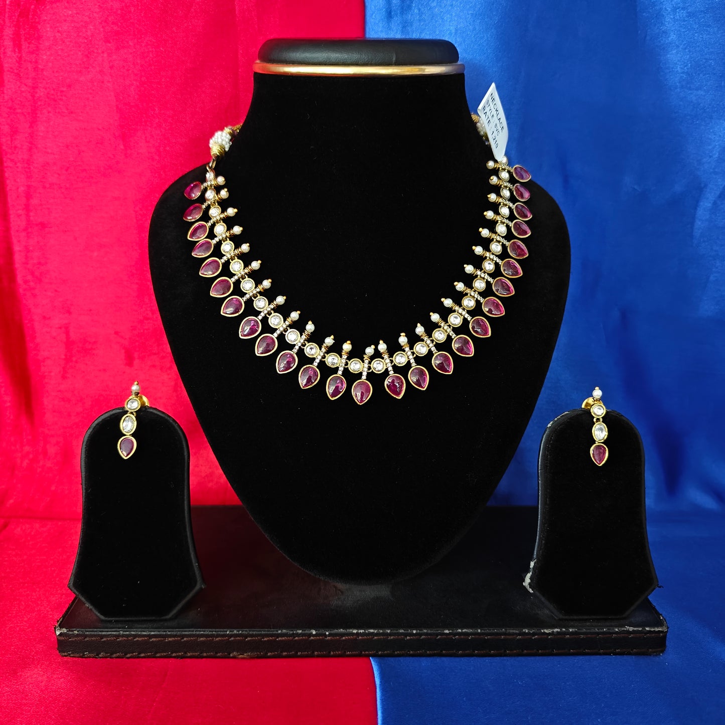 Beautiful Victorian Short Necklace In Ruby Stone