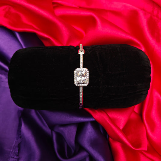 Beautiful GJ Bracelet In White Stone