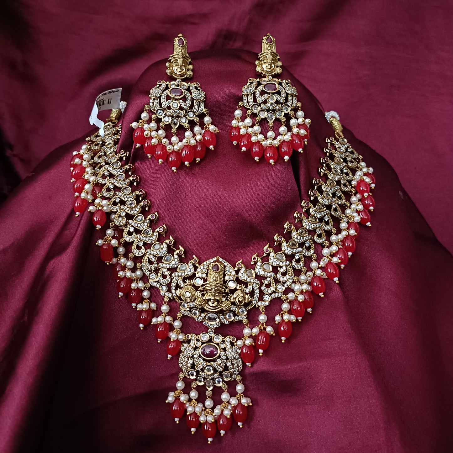 Beautiful Victorian short necklace