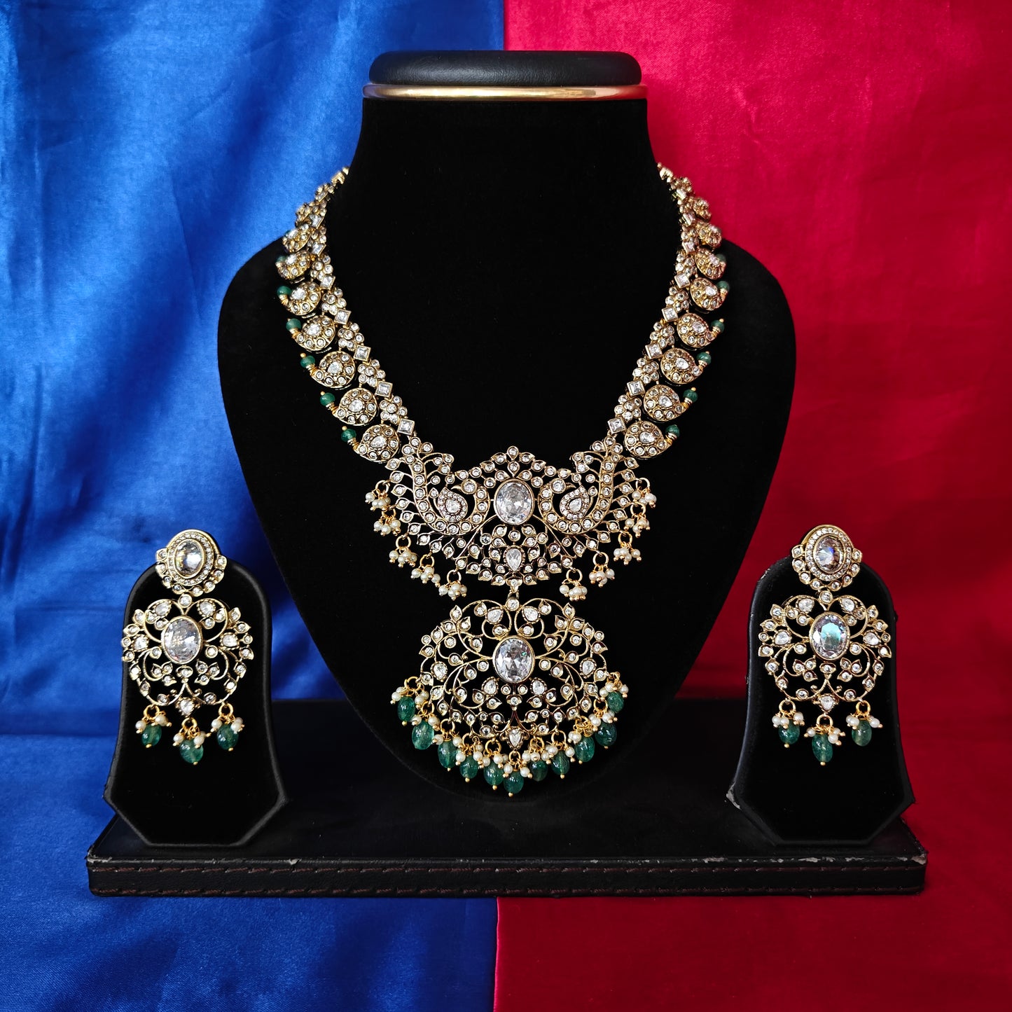 Beautiful Victorian Short Necklace In White Stone - Ambica Wedding Mall