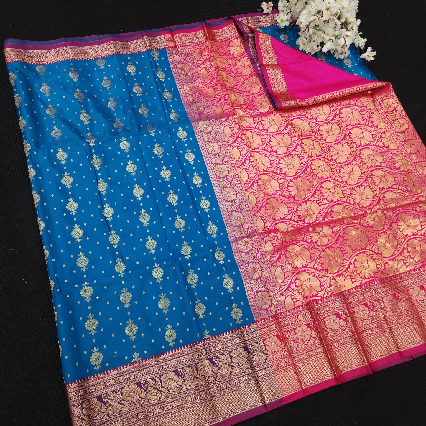 Banaras Sarees 😍 ✨️