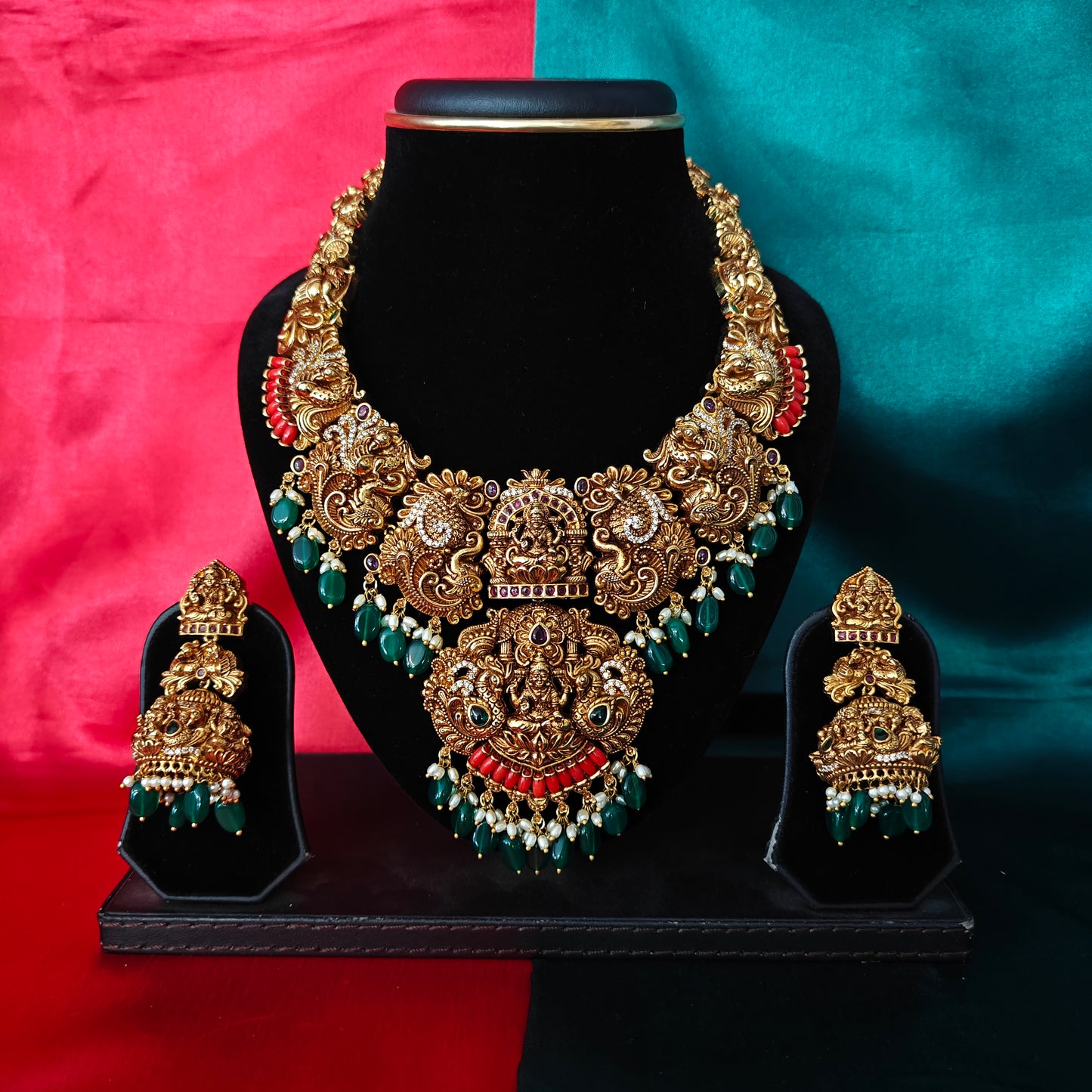 Elegant Bridal Nakshi Short Necklace With Laxmi Idol