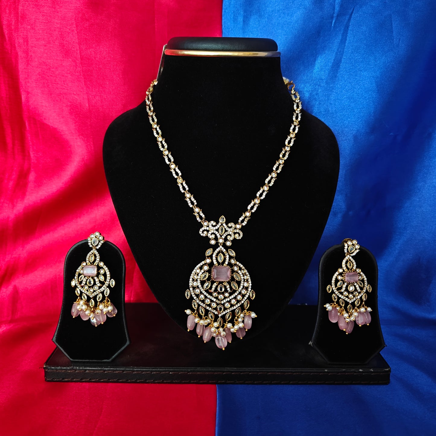 Elegant Victorian Short Necklace In Baby Pink Beads