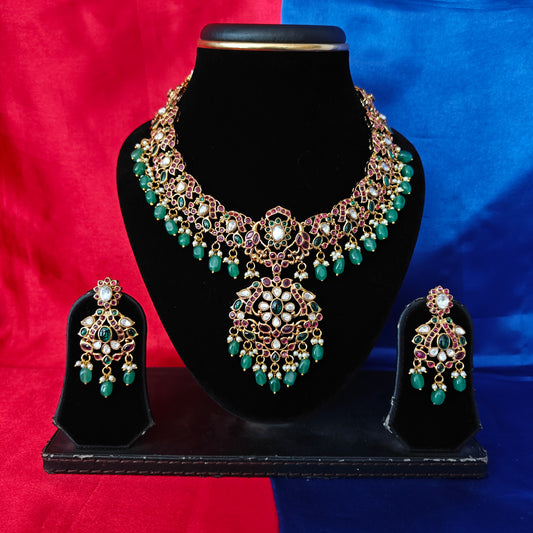 Beautiful Jadau Kundan Short Necklace In Ruby Stone