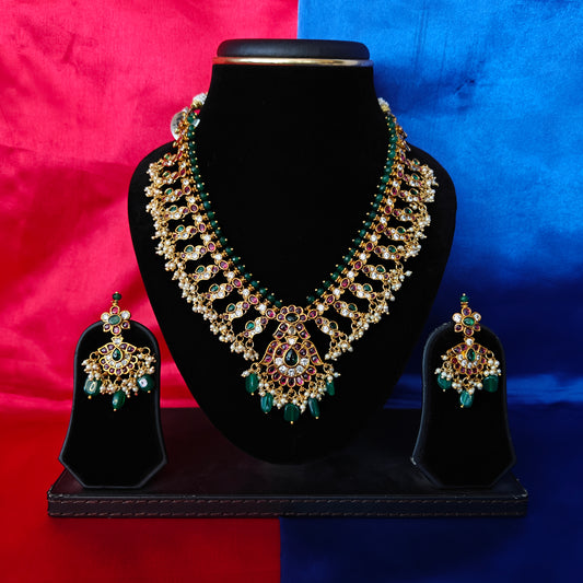 Beautiful Kundan Short Necklace