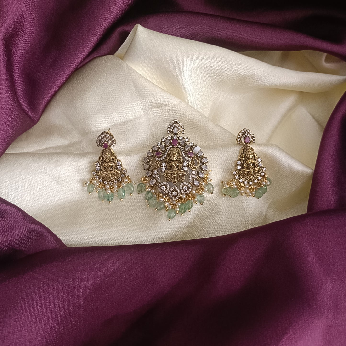 Elegant Laxmi Idol Pendant Set