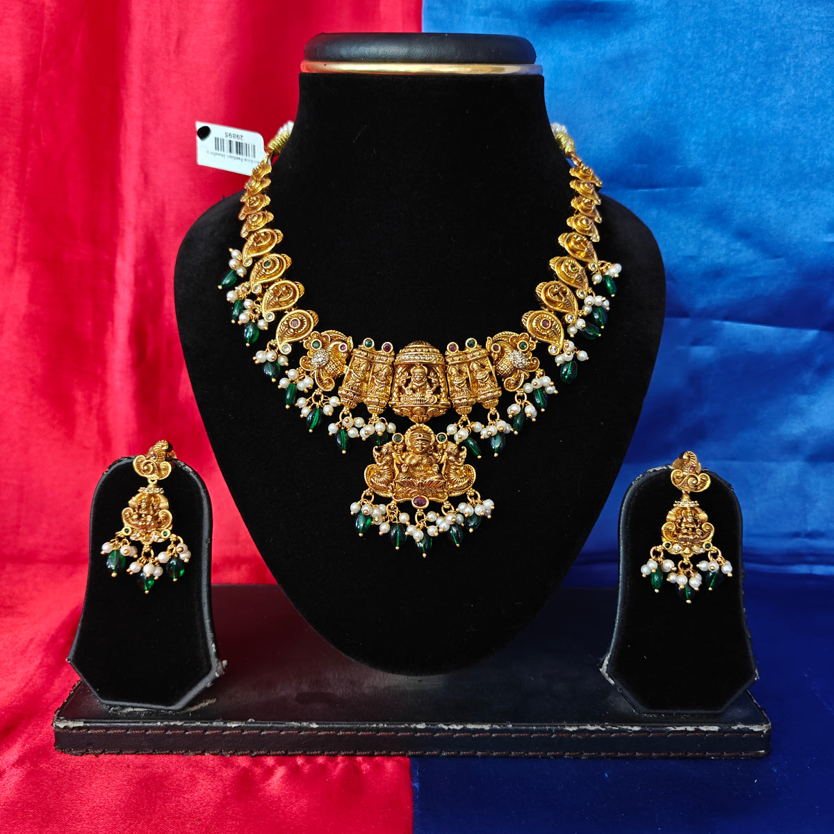 Beautiful Nakshi Short Necklace With Laxmi Idol