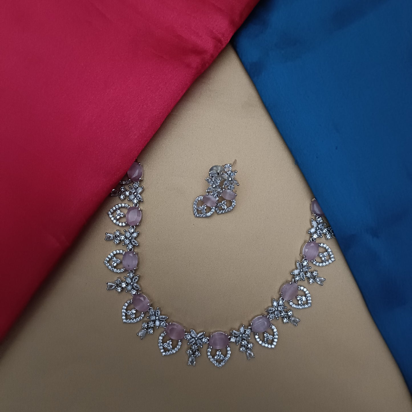 Elegant Silver Short Necklace In Baby Pink Stone