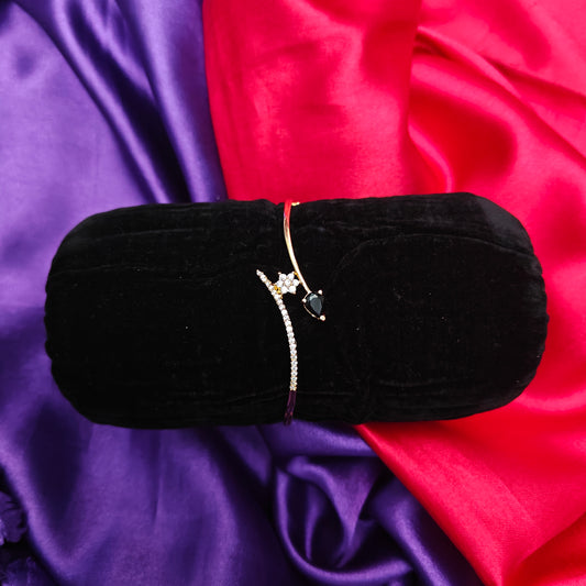 Beautiful Gold Bracelet In Black Stone
