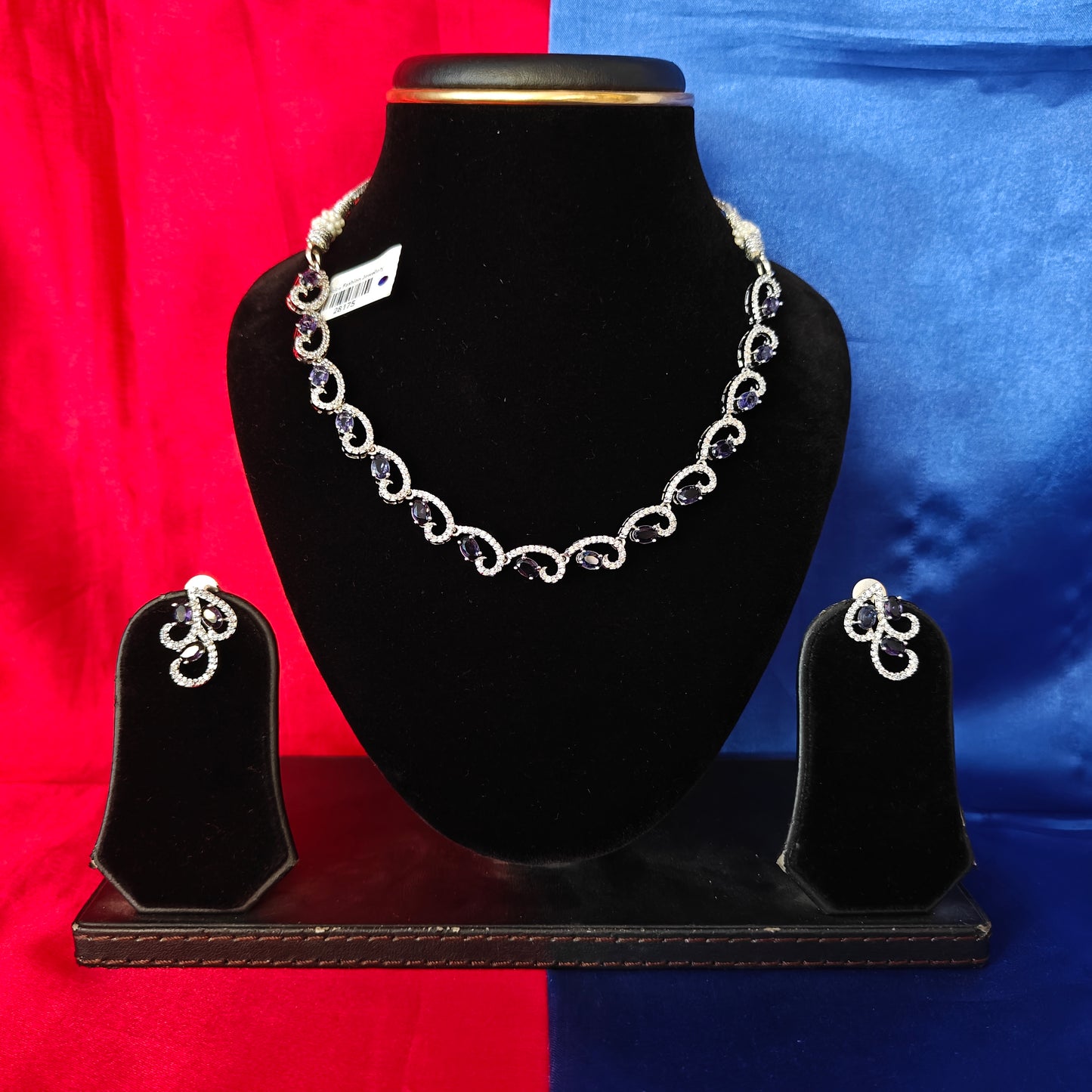 Elegant Silver Short Necklace In Purple Stone