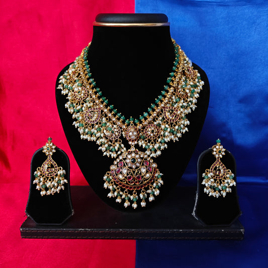 Beautiful Jadau Kundan Guttapusalu Short Necklace