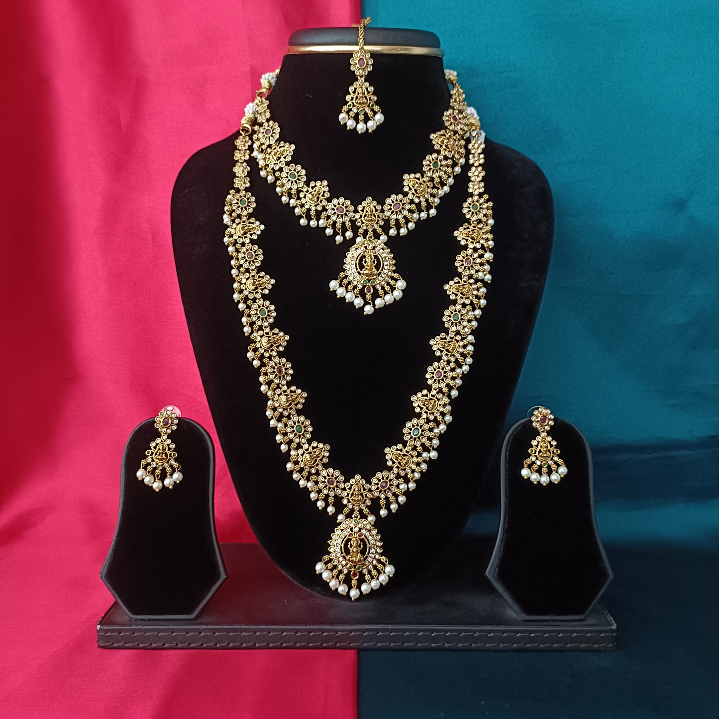 Beautiful Nakshi Combo Set In Laxmi Idol