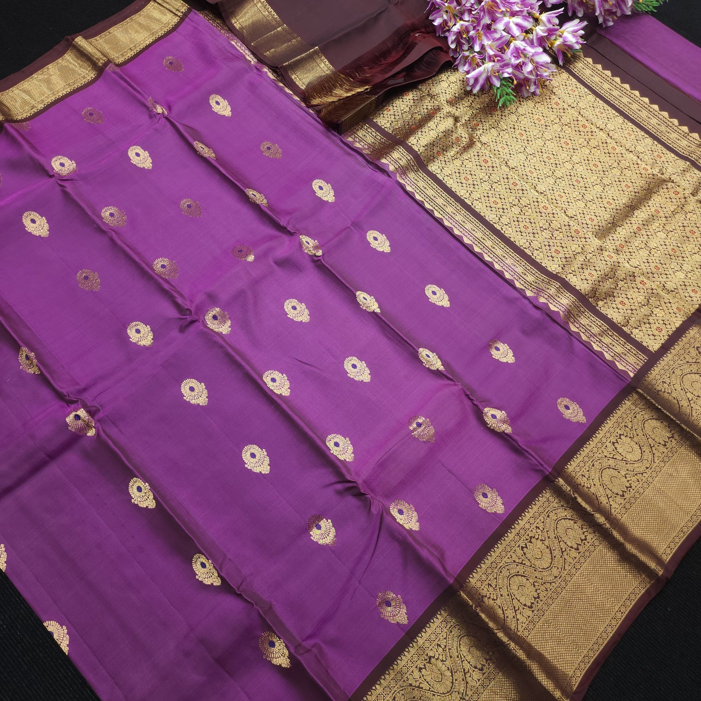 Handloom Kanchi Pattu Butta Light Weight Saree