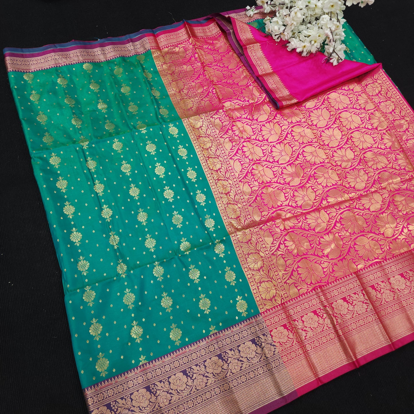 Banaras Sarees 😍 ✨️