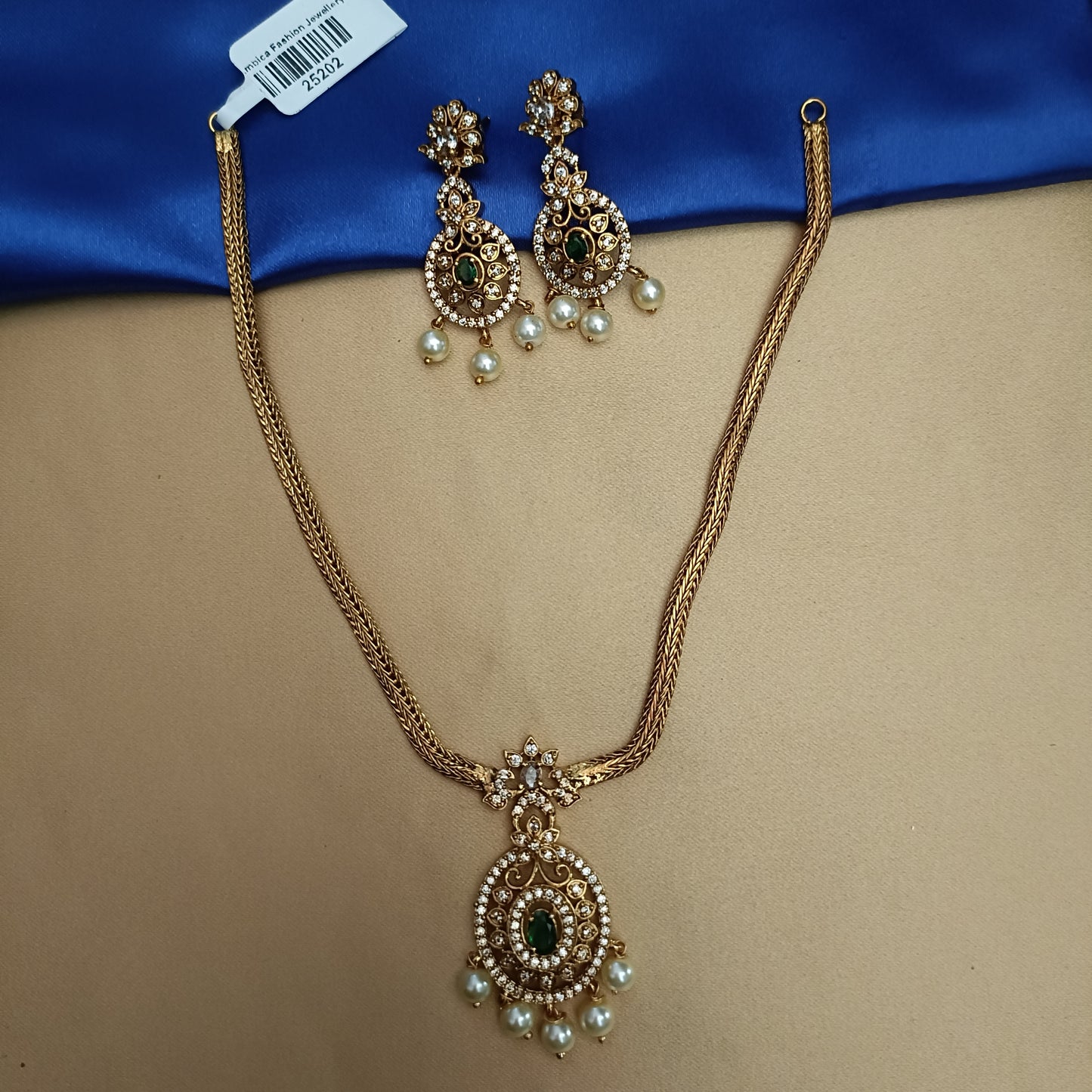 Elegant Non third Necklace