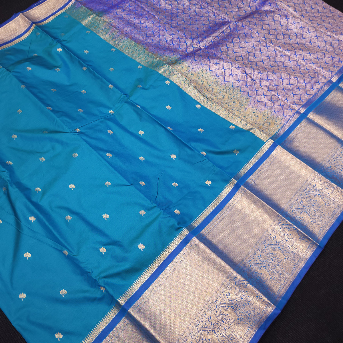 Semi Gadwal Pattu saree