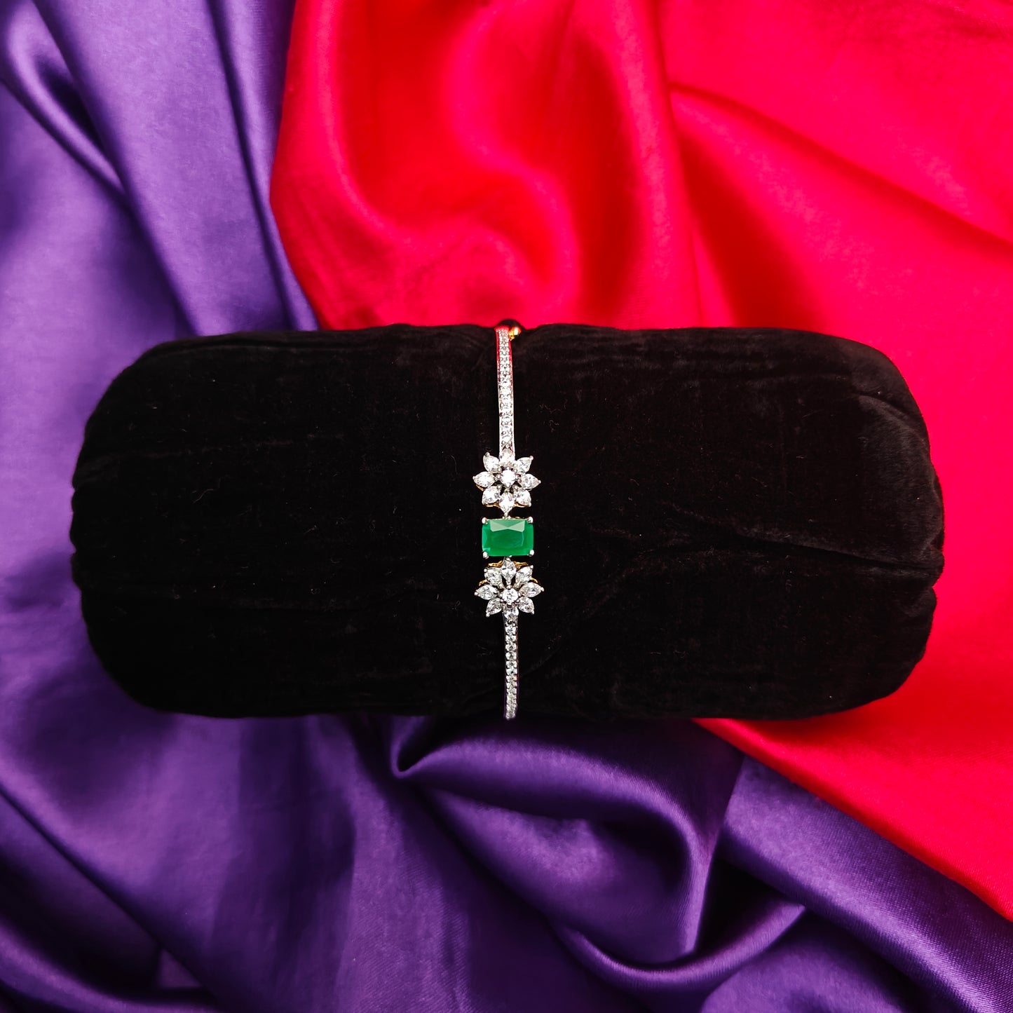 Beautiful GJ Bracelet In Green Stone